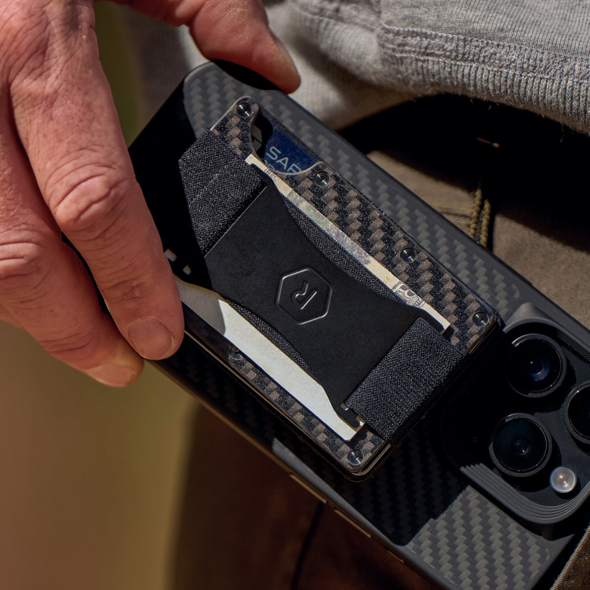 Ridge Wallet For MagSafe - Carbon Fiber 3k - Image 5